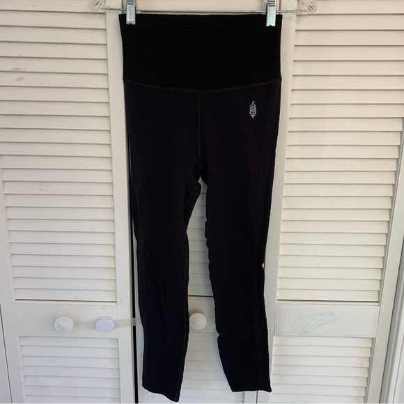 Free People FP Movement Ribbed Cropped Leggings Women’s Small Black High Rise - Picture 1 of 9